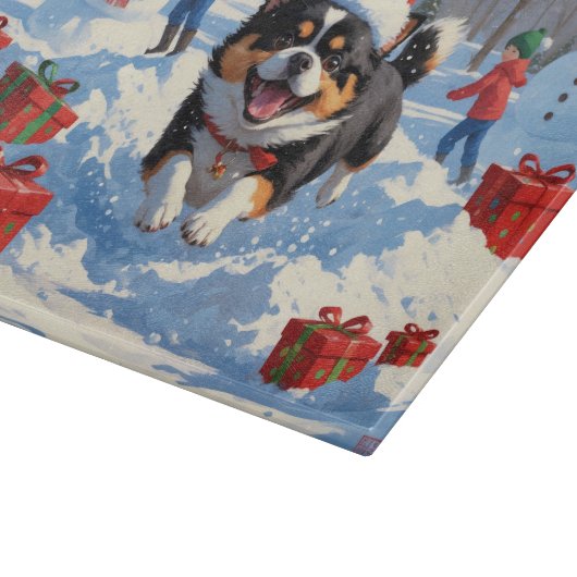 雪日本のの中走でクリスマス帽子と カッティングボード (角)