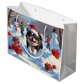 雪日本のの中走でクリスマス帽子と ラージペーパーバッグ (裏面アングル)