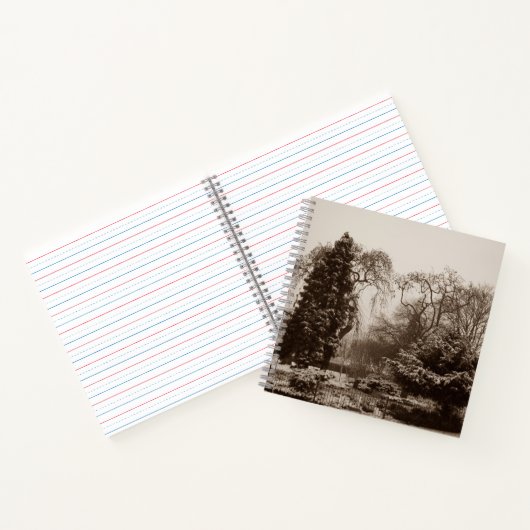 雪景色の公園と冬の木の風景 ノートブック (内部)