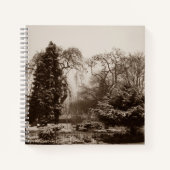 雪景色の公園と冬の木の風景 ノートブック (正面)