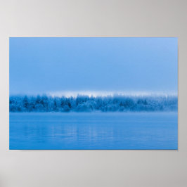 雪深いボヒニ湖に浮かぶ神秘的な霧 ポスター