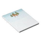 雪深い冬の森のかわいいハンガリーのビズラ犬 ノートパッド (アングル)