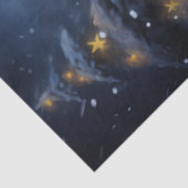 雪深い森の中のサンタ白熱［赤熱］光を放つクロース 薄葉紙 (詳細)