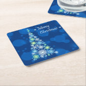 雪片で作られたクリスマスツリー。 スクエアペーパーコースター (アングル)