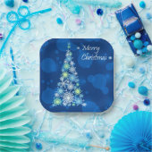 雪片で作られたクリスマスツリー。 ペーパープレート (パーティー)