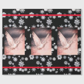 雪片とピースドーブクリスマスプレゼント紙 ラッピングペーパー (フラット)