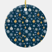 雪片と家族航海ののクリスマスフォト セラミックオーナメント (裏面)