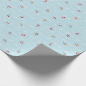 雪片と赤い果実の冬のパターンsherpa b ラッピングペーパー (角)