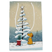 雪片にホリデーツリーを持つクリスマスドッグ ミディアムペーパーバッグ (正面)