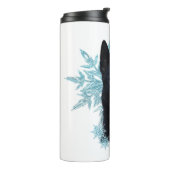 雪片に黒いドイツの羊飼い タンブラー (回転左)