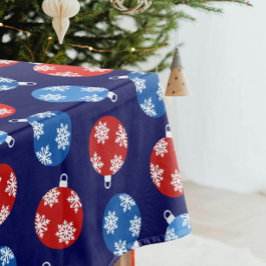 雪片のあるクリスマスブルーと赤いオーナメント テーブルクロス