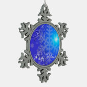 雪片をクリスマスオーナメントに混ぜる スノーフレークピューターオーナメント (左)