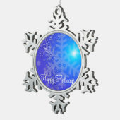 雪片をクリスマスオーナメントに混ぜる スノーフレークピューターオーナメント (右)