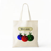 雪片を持つカラフルなクリスマスオーナメント