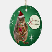 雪片を持つクリスマスのリス セラミックオーナメント (右)