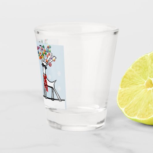 雪片を持つ2つのクリスマスパーティートナカイ ショットグラス (右)