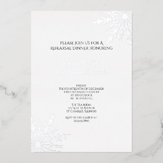 雪片エレガント冬の結婚式のリハーサルディナー 箔招待状 (正面)