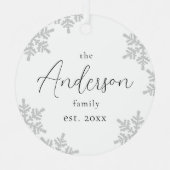 雪片カスタム家族の名前スクリプトクリスマス メタルオーナメント (正面)