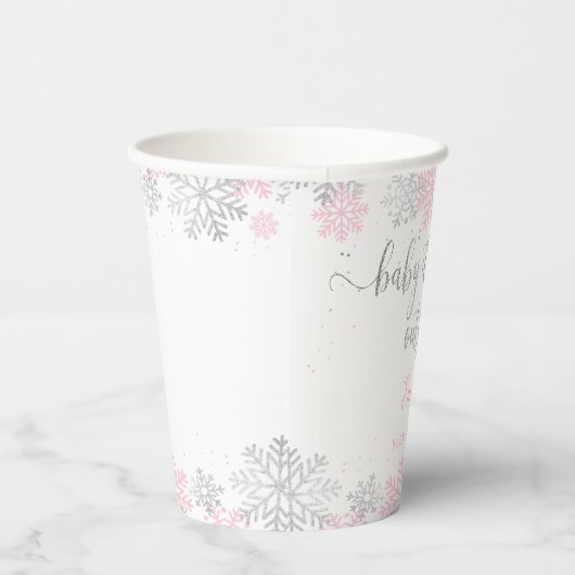 雪片ピンクと銀の冬の女の子の赤ちゃんシャワー 紙コップ (右)