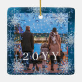 雪片2家族の写真パーソナライズされた青白 セラミックオーナメント (裏面)