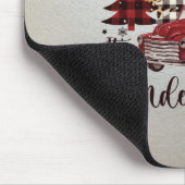 雪片、赤いトラック松の木 マウスパッド (コーナー)