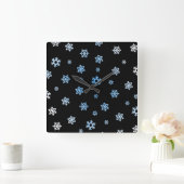 雪片（青と白） スクエア壁時計 (ホーム)