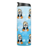 雪玉が飾られた愛らしい手描きペンギン タンブラー (回転右)