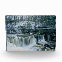 雪素晴らしの日のティンカーズクリークの秋