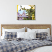 雪、常緑とコテージ – マーサのブドウ畑 キャンバスプリント (インサイチュ (寝室))