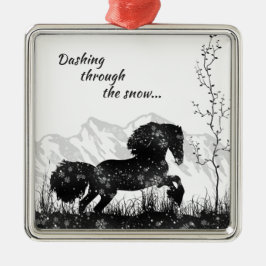雪、馬、山の休日をダッシュイン メタルオーナメント