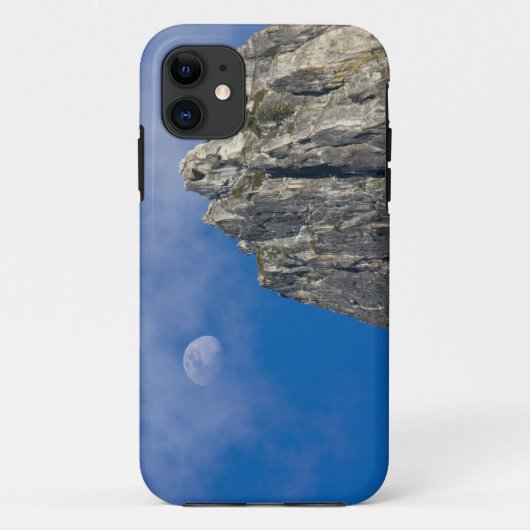 雲から昇る月が輝く Case-Mate iPhoneケース (裏面)