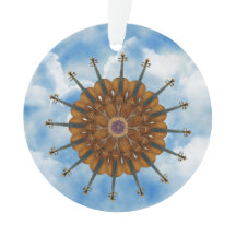 雲が付いている青空のバイオリンのヒマワリ