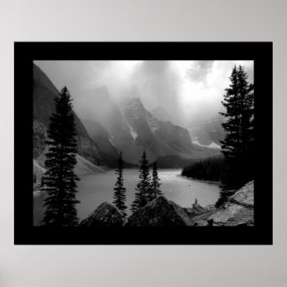 雲が黒縁どと白に砕ける ポスター