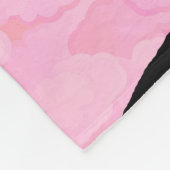 雲と夜明けピンクに対するヤシの木のシルエット フリースブランケット (角)