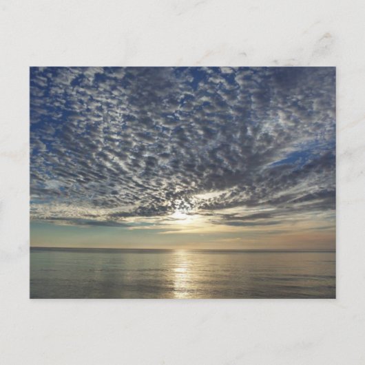 雲と海で劇的な夕日 ポストカード (正面)