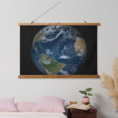 雲と海氷を持つ地球 吊り下げ型タペストリー (寝室)