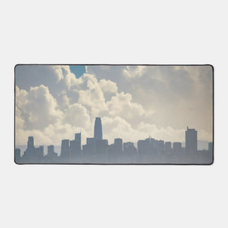 雲と都市 デスクマット