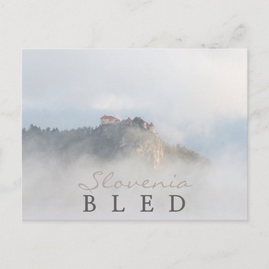 雲に囲まれた血の出た城 ポストカード (正面)