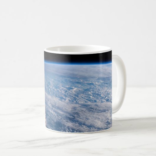 雲に覆われたタスマンとサンゴの海。 コーヒーマグカップ (正面右)