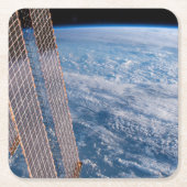 雲に覆われたタスマンとサンゴの海。 スクエアペーパーコースター (正面)