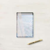 雲に覆われたタスマンとサンゴの海。 ポストイット (デスク上)