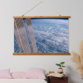 雲に覆われたタスマンとサンゴの海。 吊り下げ型タペストリー (寝室)