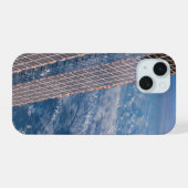 雲に覆われたタスマン海と珊瑚海 iPhone 15ケース (裏面横)