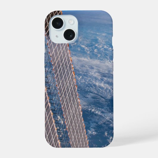 雲に覆われたタスマン海と珊瑚海 iPhone 15ケース (裏面)