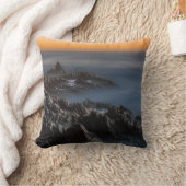 雲のある灰色の山 クッション (ブランケット)