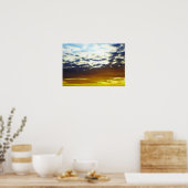 雲のある黄色い青のムーディースサンセット ポスター (キッチン)