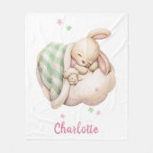 雲の上で眠っている可愛いベビーガールのバニー フリースブランケット (正面)