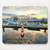 雲の上に浮かぶカヤックと夕焼けの反射 マウスパッド (正面)