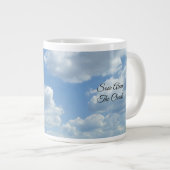 雲の上に舞い上がるスペシャルティコーヒーマグ ジャンボコーヒーマグカップ (正面右)