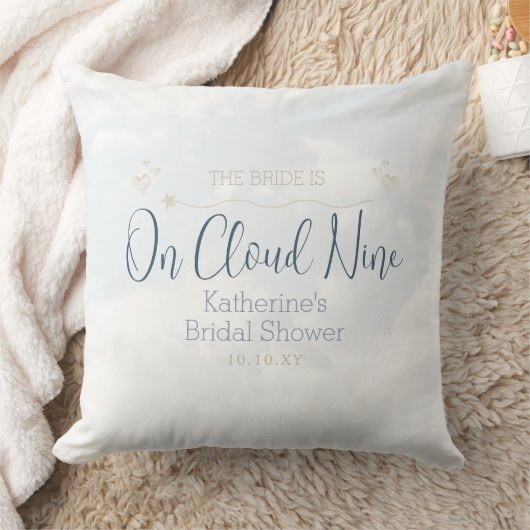 雲の上のようなエレガントでおしゃれなブライダルシャワーパーティー クッション (ブランケット)